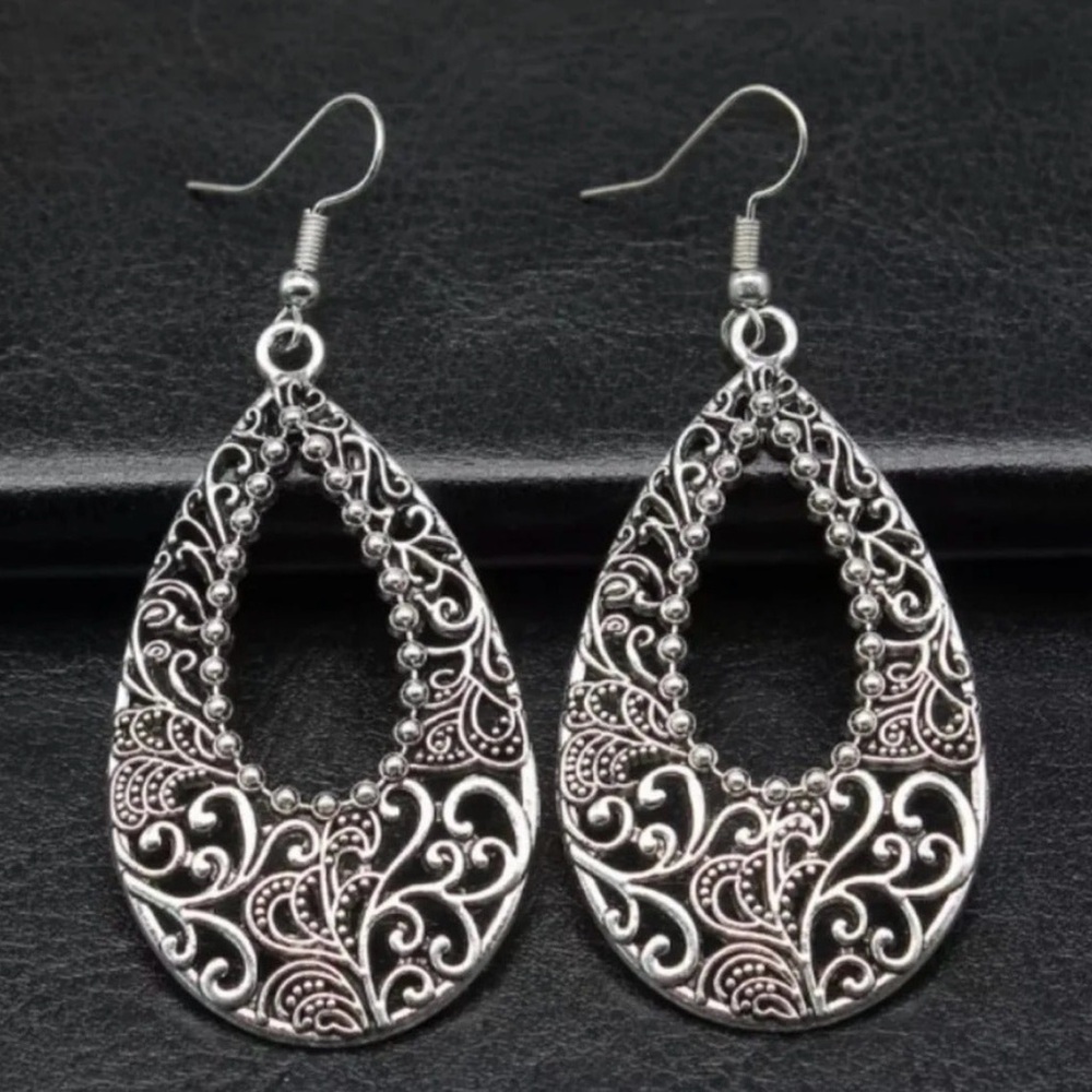 NEW Elegant Silver Filigree Teardrop Dangle Earrings